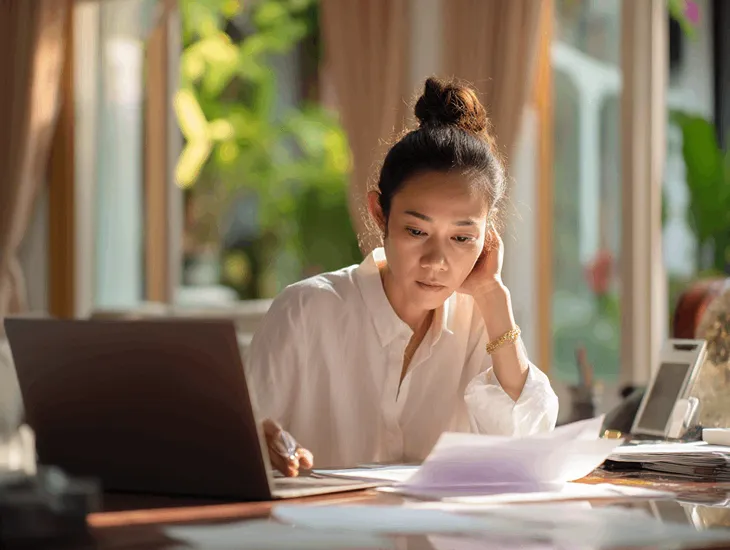 Job seekers in Indonesia registering NPWP online for PT PMA employment to prepare salary and tax compliance.