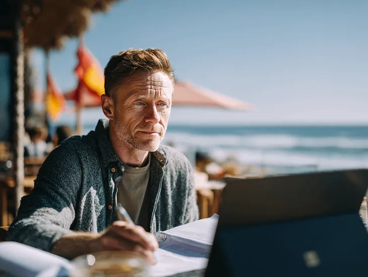 German entrepreneur finalizing eco-villa purchase in Canggu through PT PMA, using Coretax DJP Online to claim Indonesia’s 2025 VAT incentive and save on taxes.