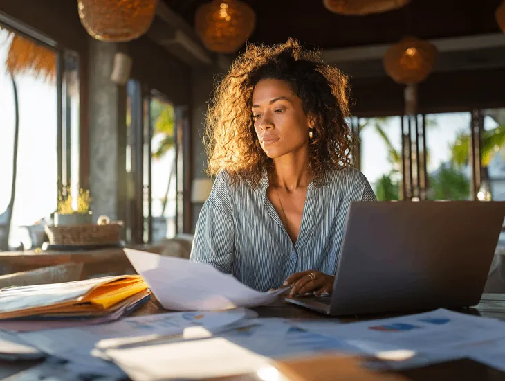 Foreign PT PMA owner in Bali reviewing Indonesia’s upcoming E-Commerce Tax Regulations for digital sales and VAT compliance